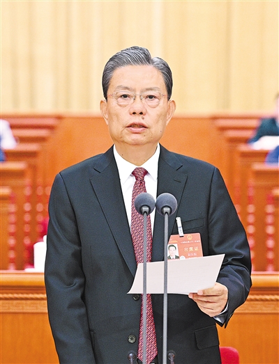 十四届全国人大二次会议在京闭幕批准政府工作报告、全国人大常委会工作报告等通过新修订的国务院组织法 习近平签署主席令予以公布习近平李强王沪宁蔡奇丁薛祥李希韩正等在主席台就座 赵乐际主持并讲话